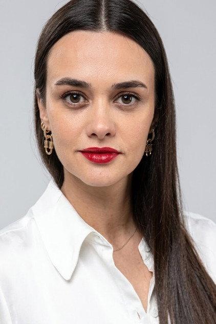 Hande Soral - Actor Profile Photo