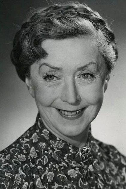 Ellen Gottschalch - Actor Profile Photo
