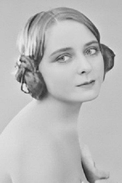 Nellie Savage - Actor Profile Photo