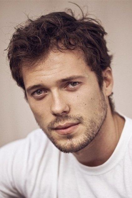 Tom Wozniczka - Actor Profile Photo