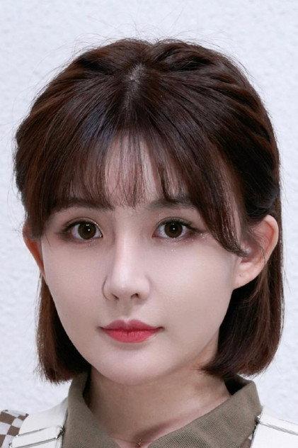Huang Nuan Nuan - Actor Profile Photo