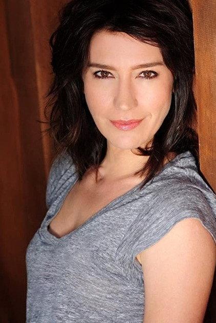 Louise Barnes - Actor Profile Photo