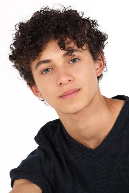 Taylor Oliver - Actor Profile Photo