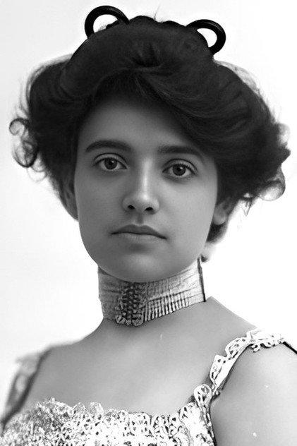 Bijou Fernandez - Actor Profile Photo