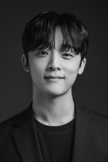 Yoon Kyung-ho - Actor Profile Photo