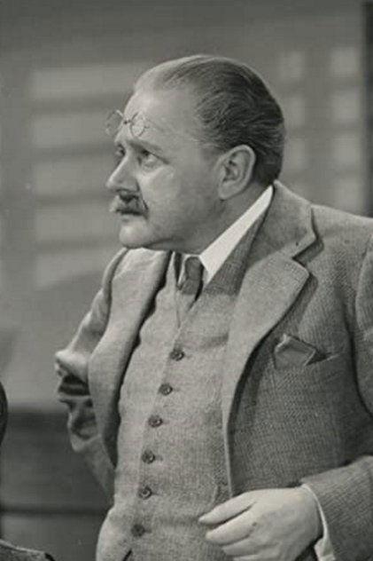 Olaf Hytten - Actor Profile Photo