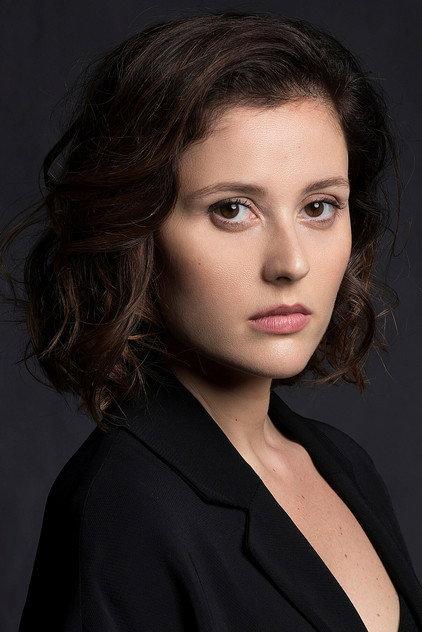 Laura de la Isla - Actor Profile Photo