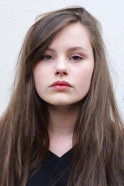 Louise Labèque - Actor Profile Photo