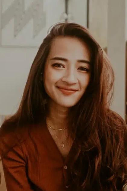 Debbie Rivinandya - Actor Profile Photo