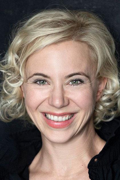 Júlia Ubrankovics - Actor Profile Photo