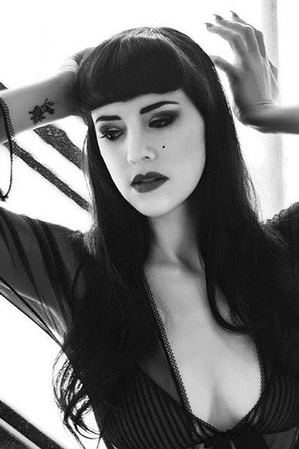 Hazel Honeysuckle - Actor Profile Photo