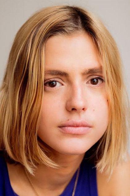 Emma Ravier - Actor Profile Photo