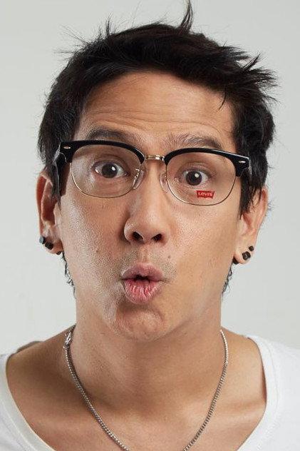 Paopon Thephasdin - Actor Profile Photo