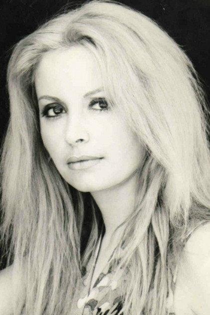 Evi Farinelli - Actor Profile Photo