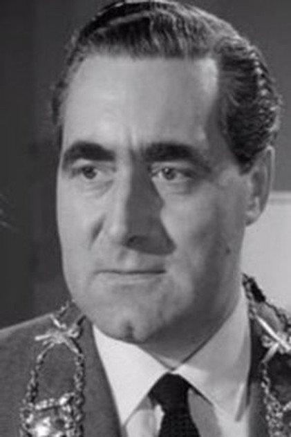 Leslie Sands - Actor Profile Photo