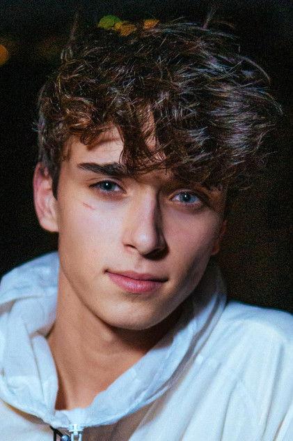Josh Richards - Actor Profile Photo