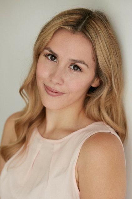 Gina Gomez - Actor Profile Photo