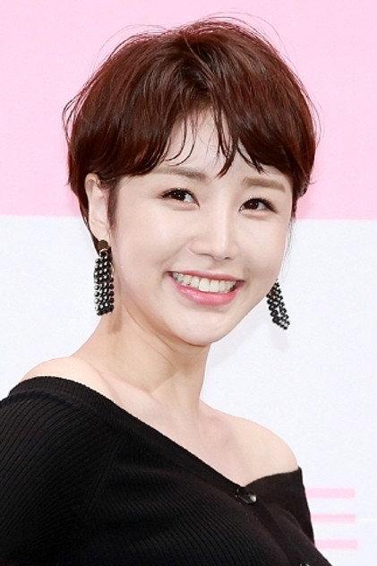 Yoon Jin-yi - Actor Profile Photo