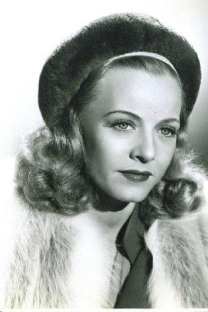 Helene Reynolds - Actor Profile Photo