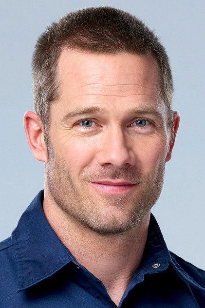 Luke Macfarlane - Actor Profile Photo