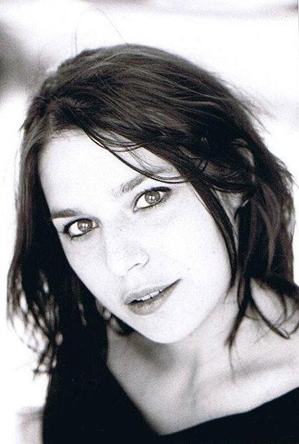 Chloé Flipo - Actor Profile Photo
