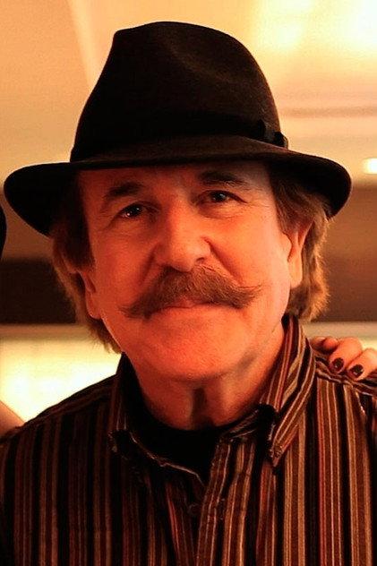Juan Pinzás - Actor Profile Photo
