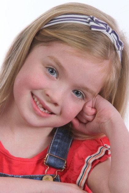 Isla Cook - Actor Profile Photo