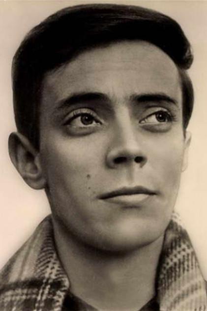 Arno Wyzniewski - Actor Profile Photo