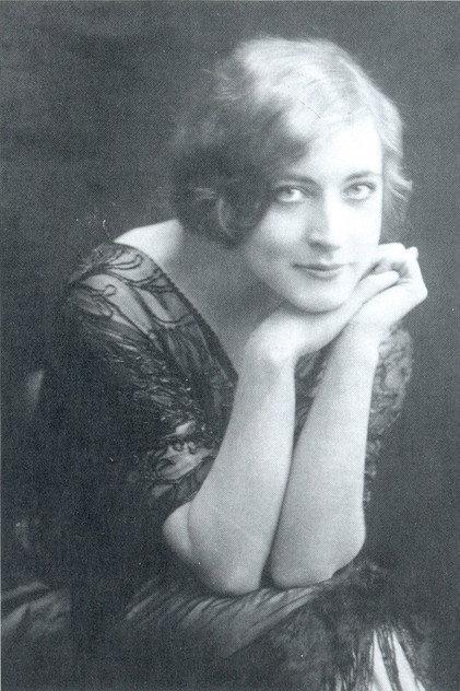 Elsa Krüger - Actor Profile Photo