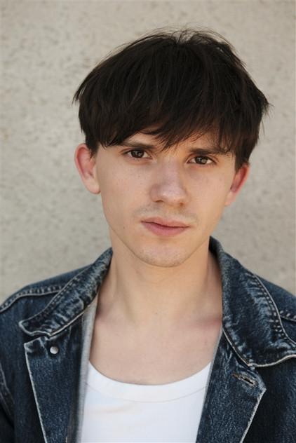 Esteban Delsaut - Actor Profile Photo