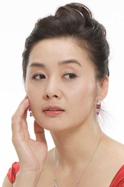 Lee Eung-kyung - Actor Profile Photo