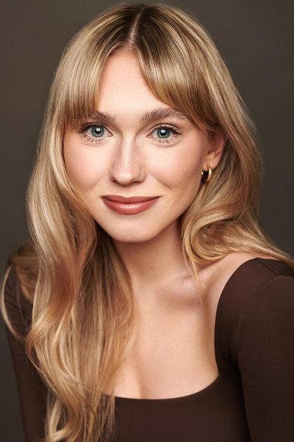 Veronika Slowikowska - Actor Profile Photo