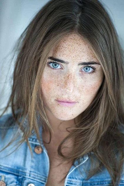 Noémie Stevens - Actor Profile Photo