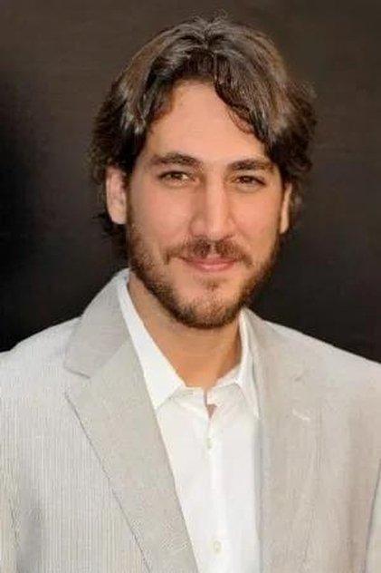 Alberto Ammann - Actor Profile Photo