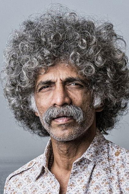 Makrand Deshpande - Actor Profile Photo
