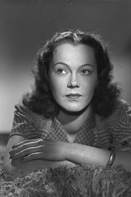 Mervi Järventaus - Actor Profile Photo