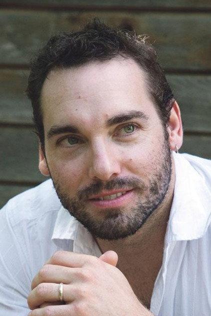 Vincent Lemay-Thivierge - Actor Profile Photo