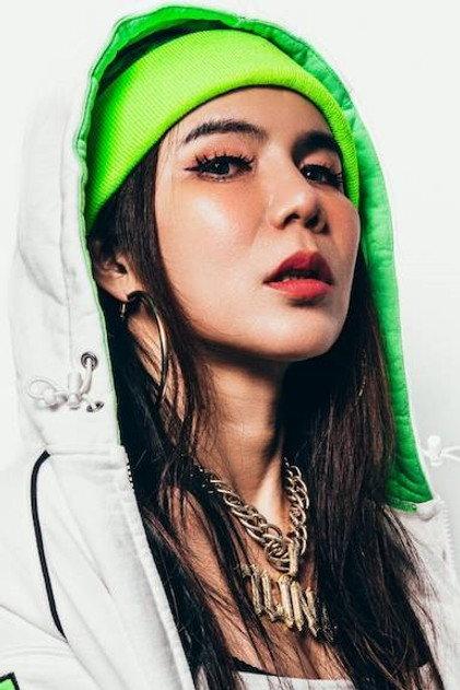 7LING - Actor Profile Photo