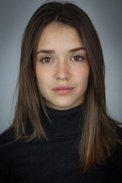 Devi-Julia Pelletier - Actor Profile Photo