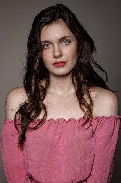 Elske Stout - Actor Profile Photo
