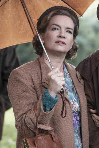 Clodagh Crowe - Actor Profile Photo