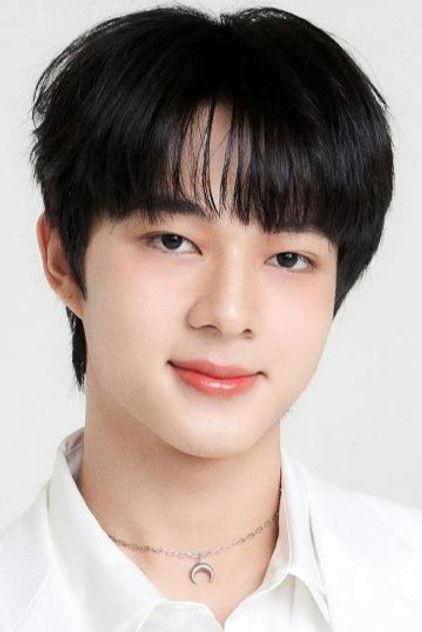 Chawarin Perdpiriyawong - Actor Profile Photo