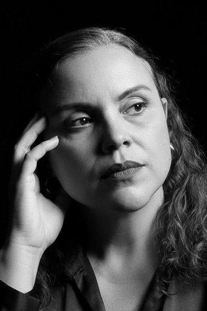 Aline Allesiée - Actor Profile Photo