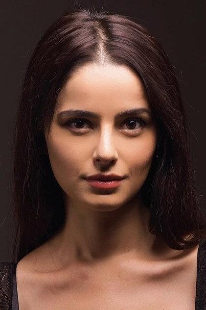 Deniz Tajeddin - Actor Profile Photo