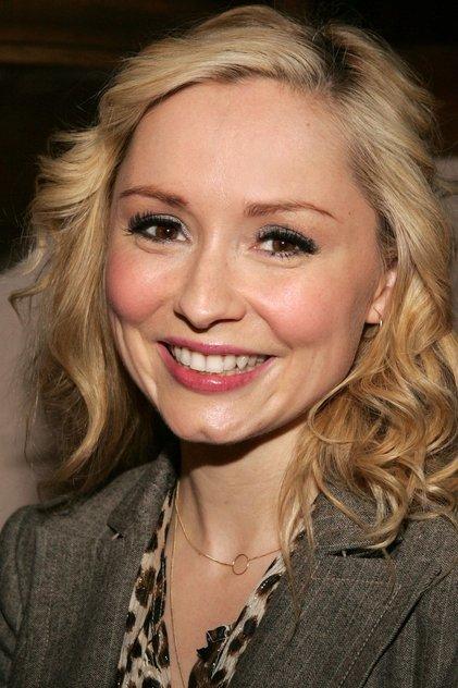 Nina Siemaszko - Actor Profile Photo