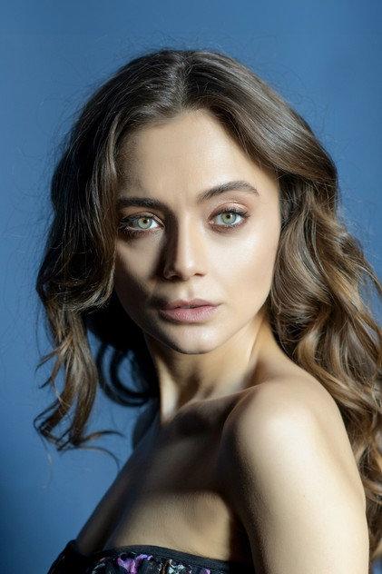 Damla Sönmez - Actor Profile Photo