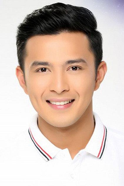 Alex Castro - Actor Profile Photo