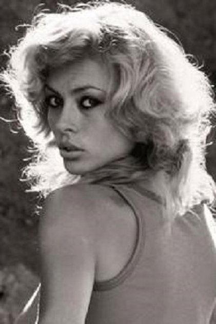 Lalla Dean - Actor Profile Photo