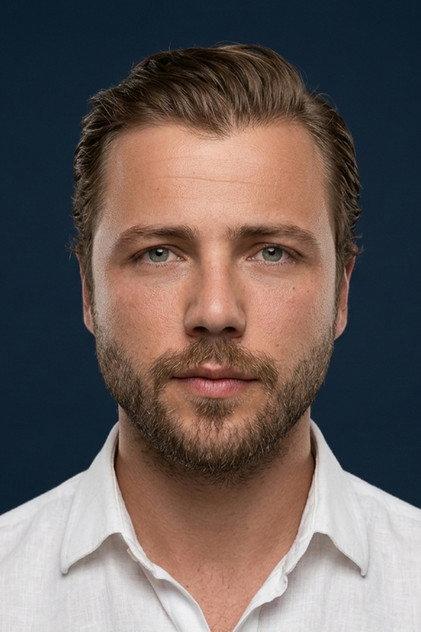 Tolga Sarıtaş - Actor Profile Photo