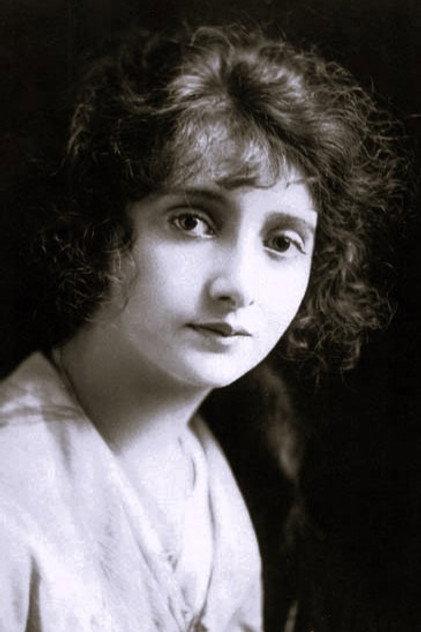 Gloria Hope - Actor Profile Photo